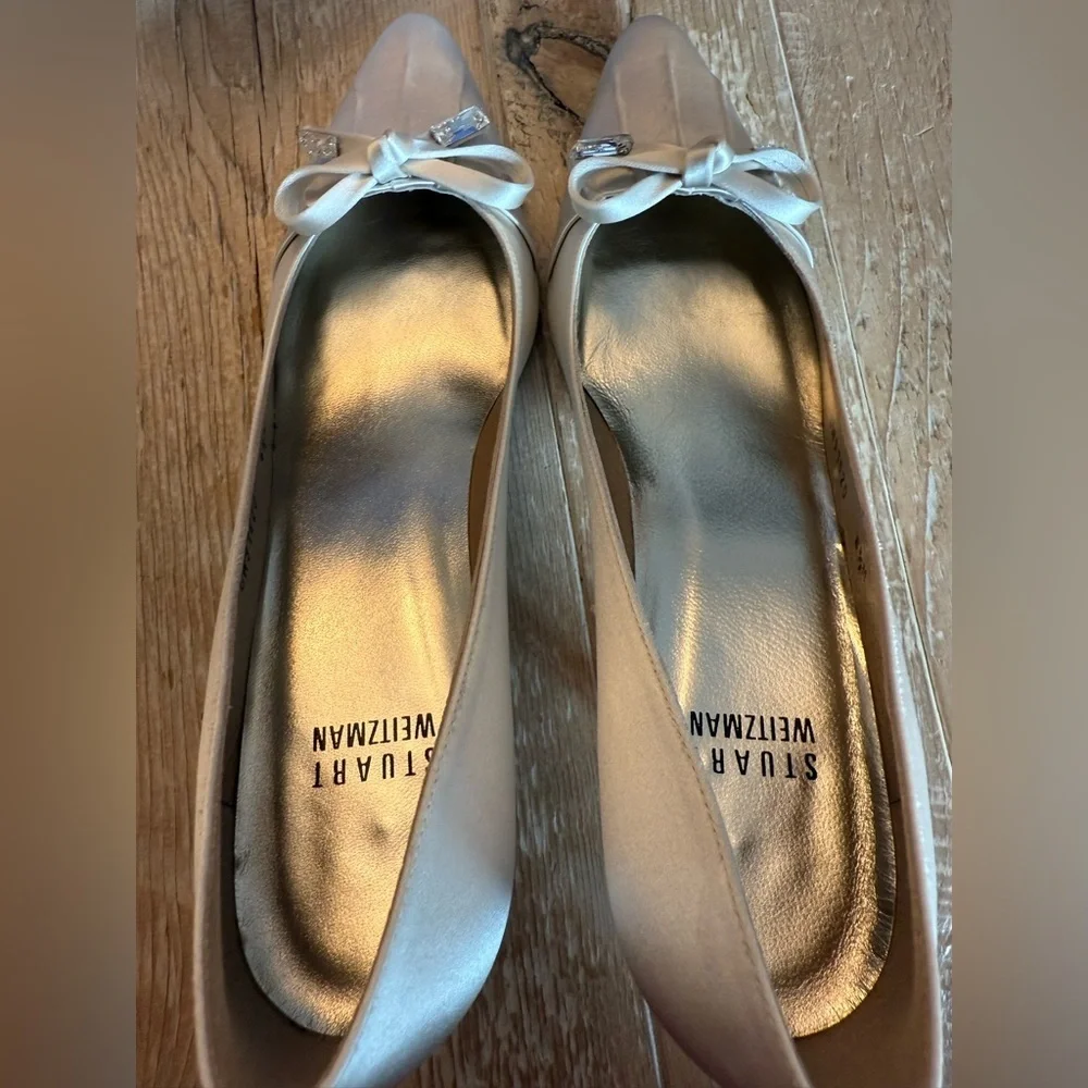 Stuart Weitzman Carnegie Champagne Satin Pointed-Toe Kitten Heels with Bow 6.5